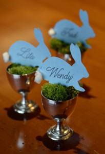 Make these cute place cards for your Easter Dinner